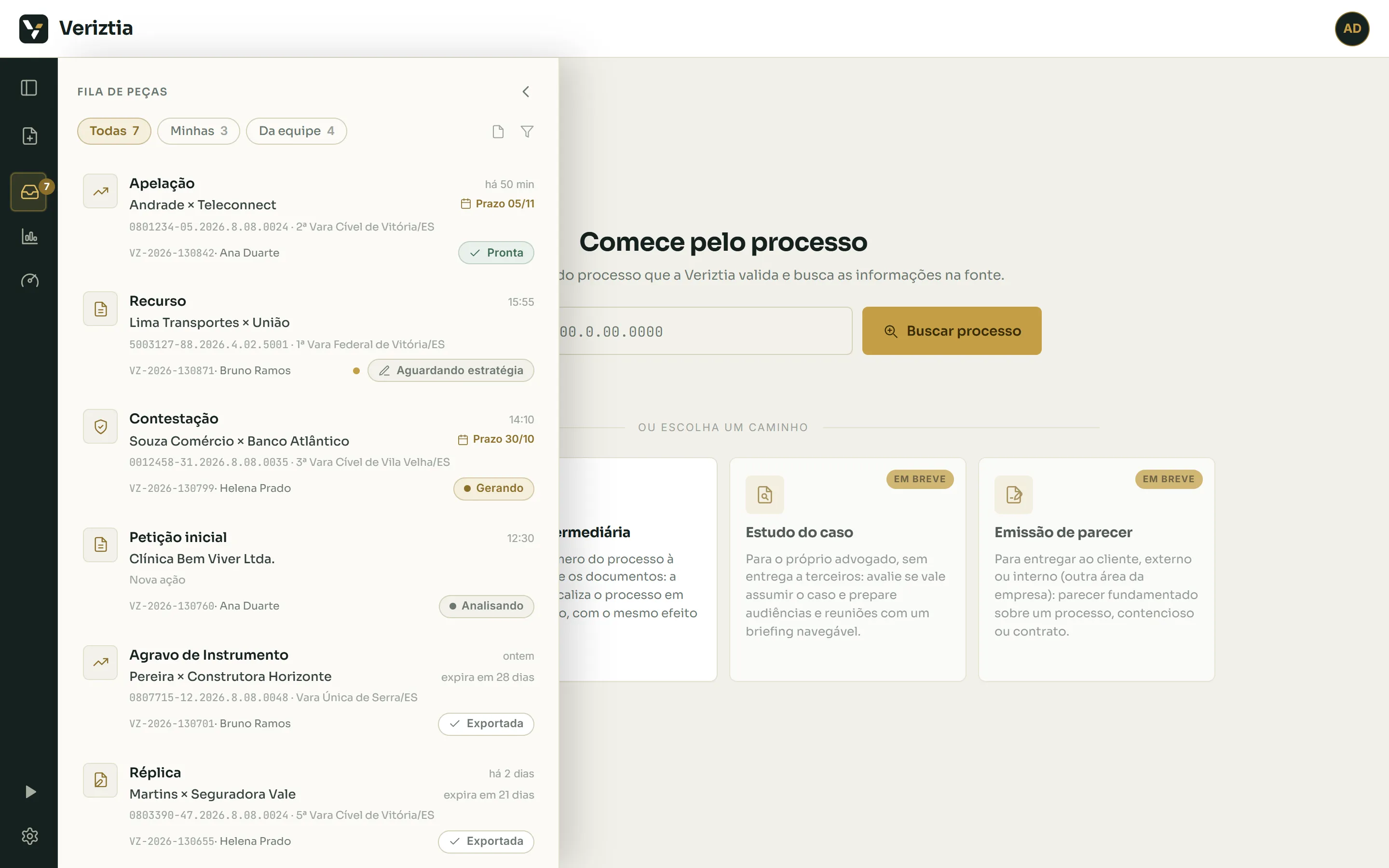 Fila de peças do escritório com apelação pronta, contestação em produção, petição inicial em análise e peças exportadas, cada uma com o responsável.